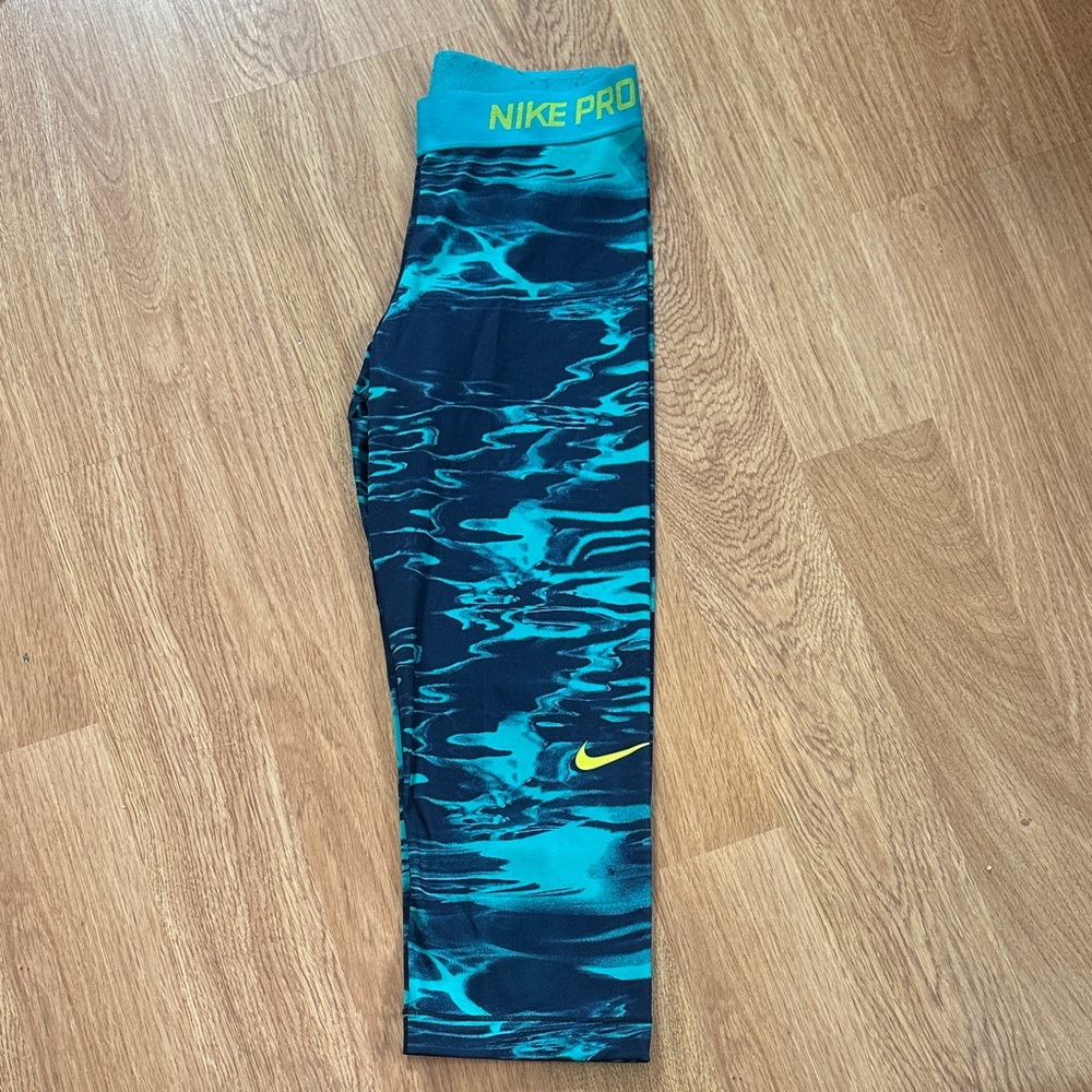 Nike Women's Dry fit Teal and Navy Capri Workout Pants